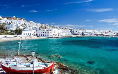 Εκδρομή με σκάφος στις Κυκλάδες